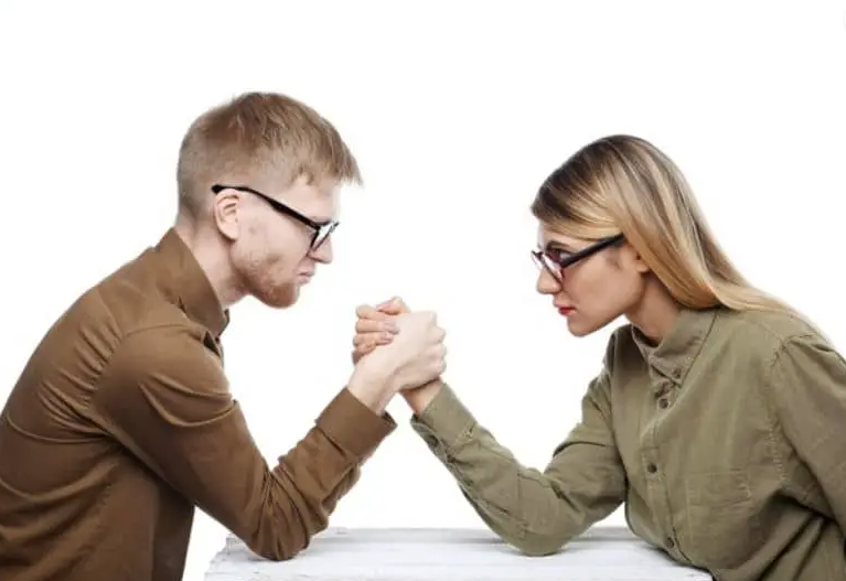 How to tell if my boyfriend is jealous Why are men so jealous How is the behavior of a jealous man